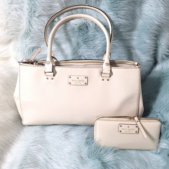 KATE SPADE NEW YORK*** LARGE LEATHER TOTE** LARGE 15 X 10 X4 & MATCHING WALLET - Picture 1 of 16